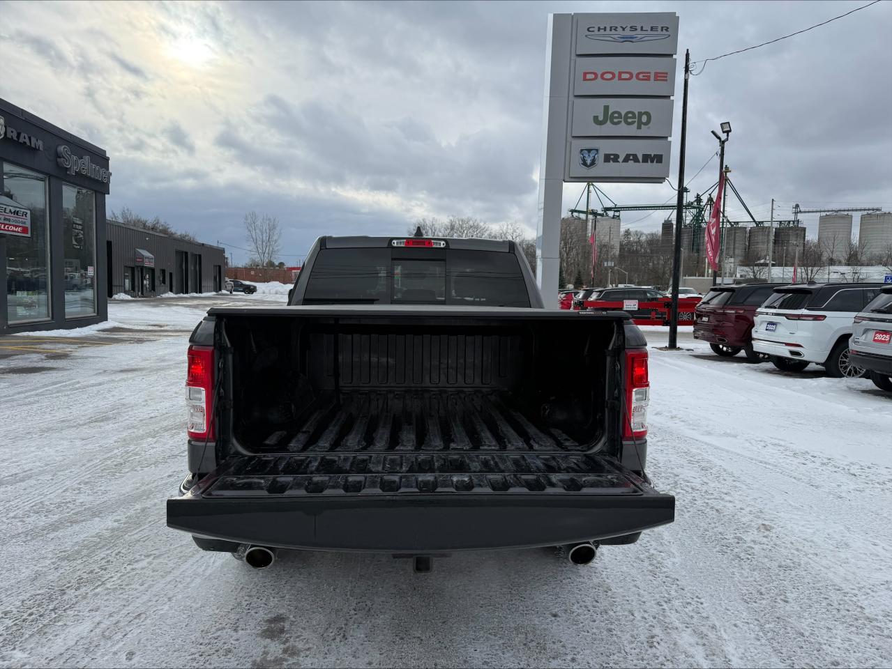 2022 RAM 1500 Big Horn 4x4 Crew Cab 5'7  Box - Alpine Sound! Photo4