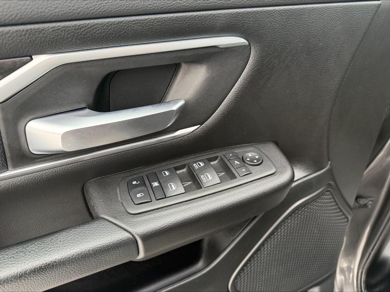 2022 RAM 1500 Big Horn 4x4 Crew Cab 5'7  Box - Alpine Sound! Photo