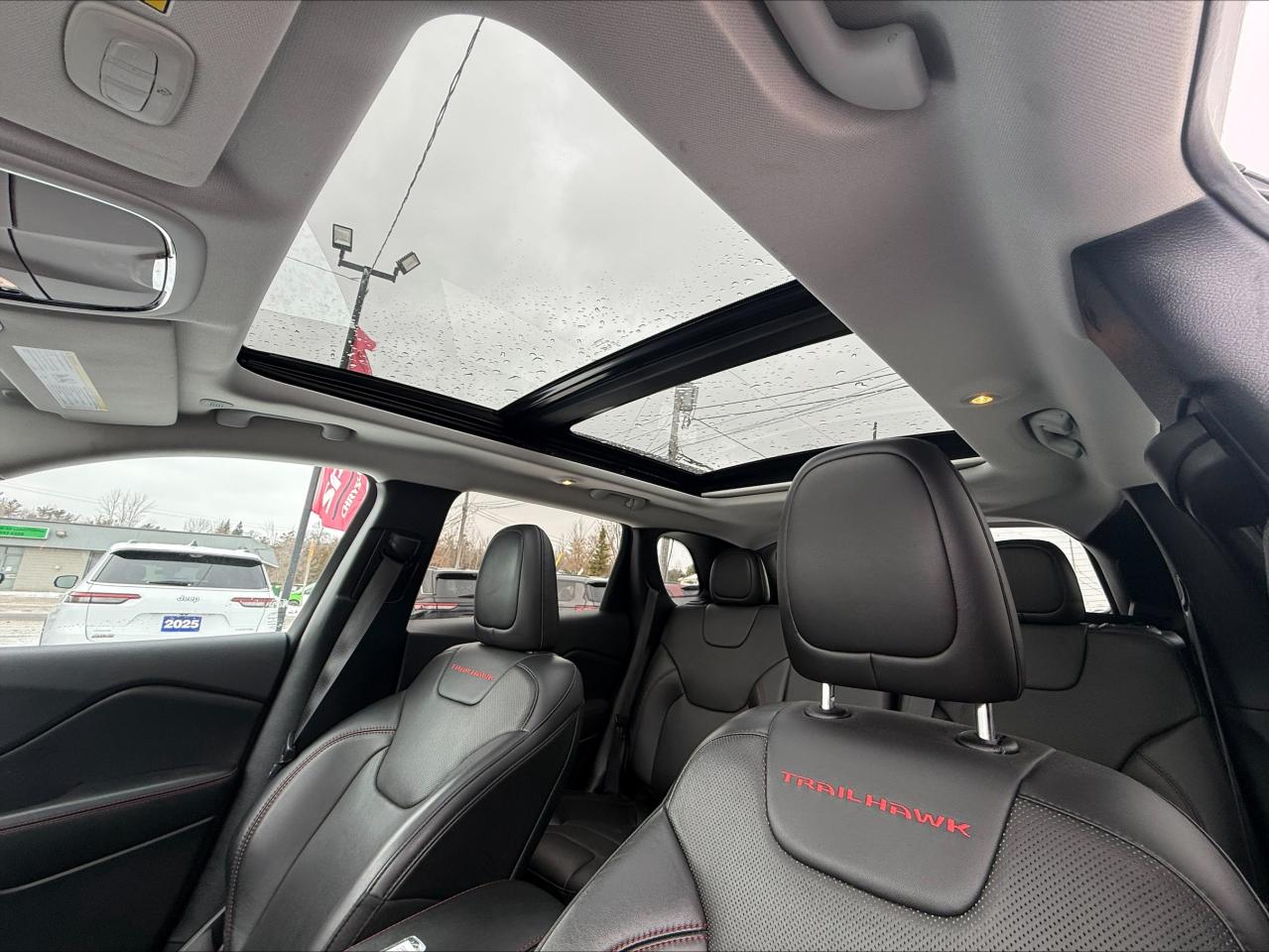 2020 Jeep Cherokee Trailhawk Elite 4x4 - Pano Sunroof - Alpine Photo