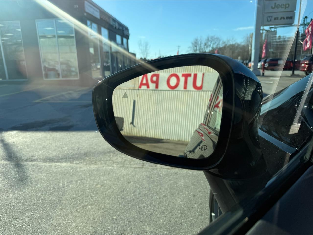 2024 Chrysler Pacifica LIMITED ALL  WHEEL DRIVE !!!  - PANOROOF - DEMO Photo