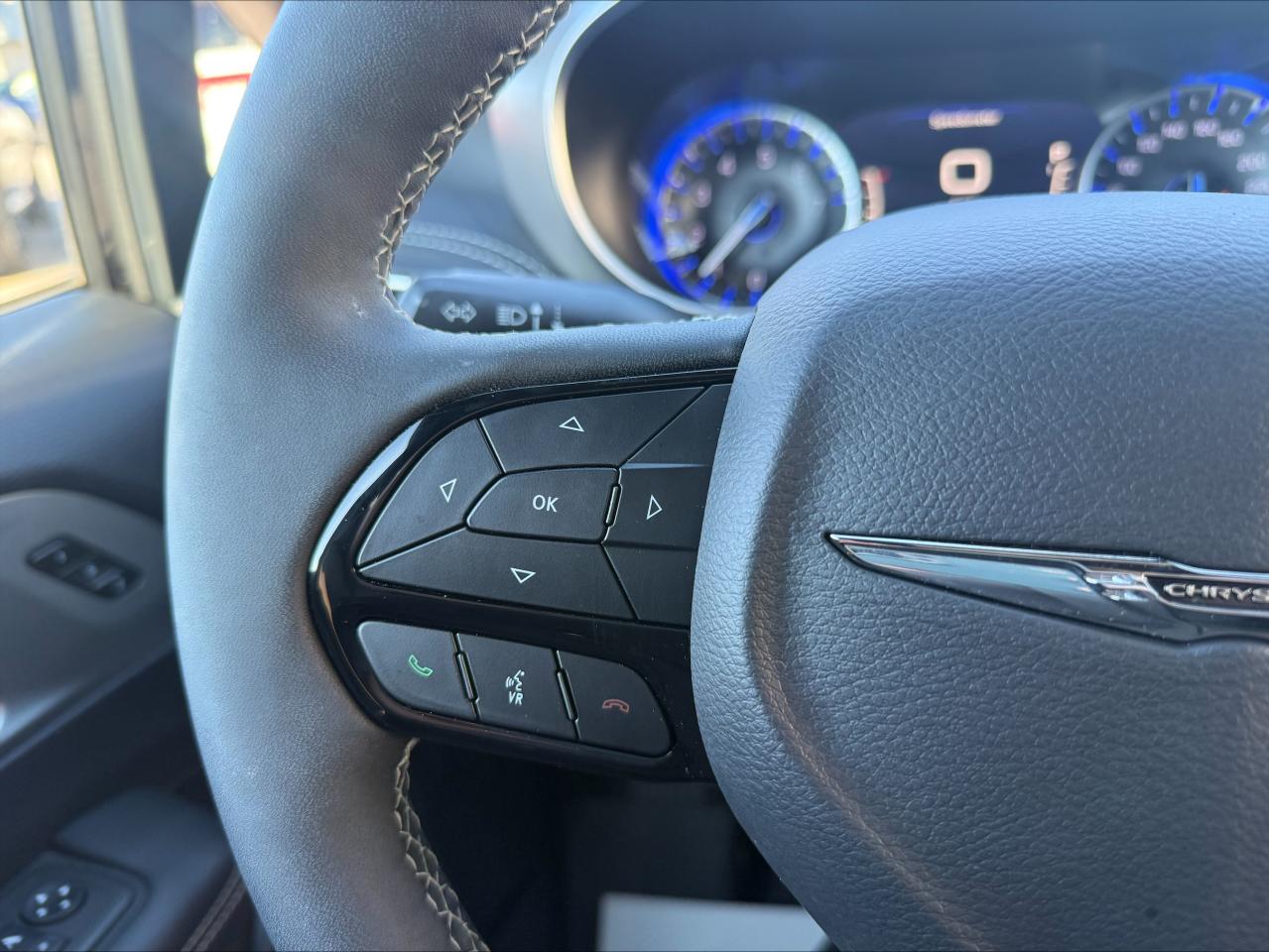 2024 Chrysler Pacifica LIMITED ALL  WHEEL DRIVE !!!  - PANOROOF - DEMO Photo