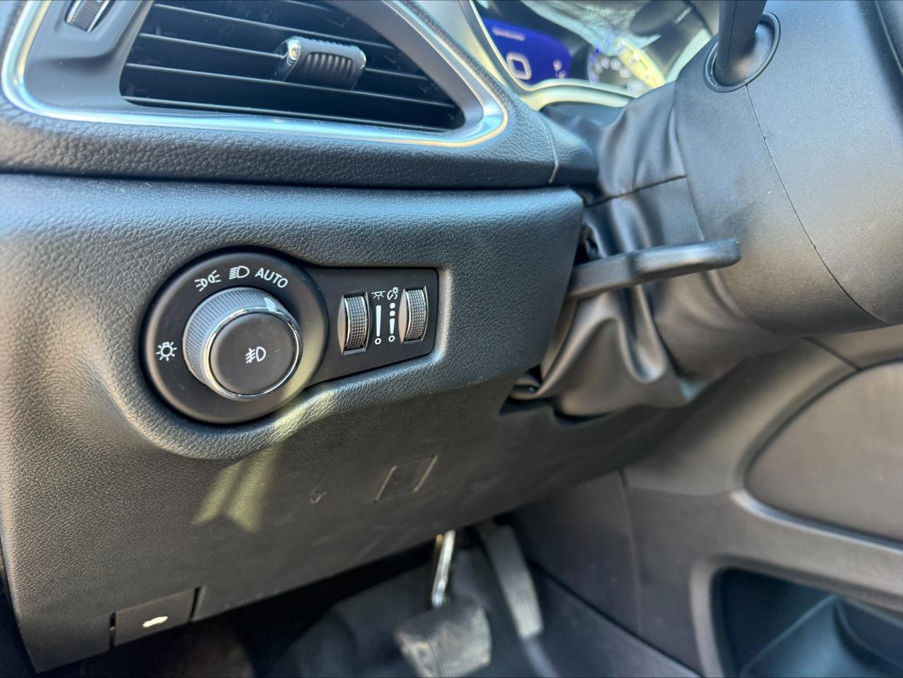 2024 Chrysler Pacifica LIMITED ALL  WHEEL DRIVE !!!  - PANOROOF - DEMO Photo