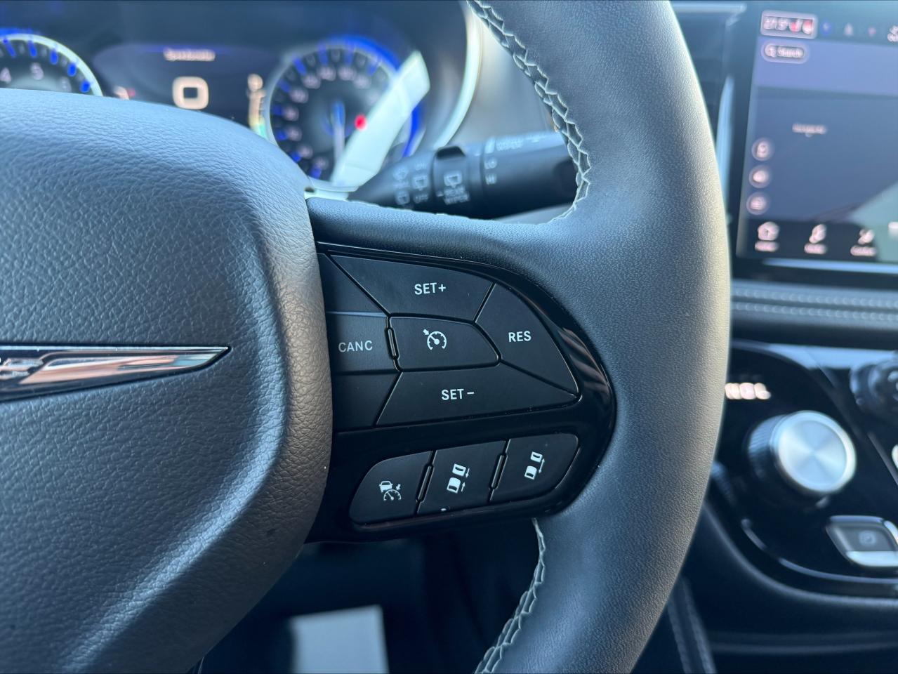 2024 Chrysler Pacifica LIMITED ALL  WHEEL DRIVE !!!  - PANOROOF - DEMO Photo