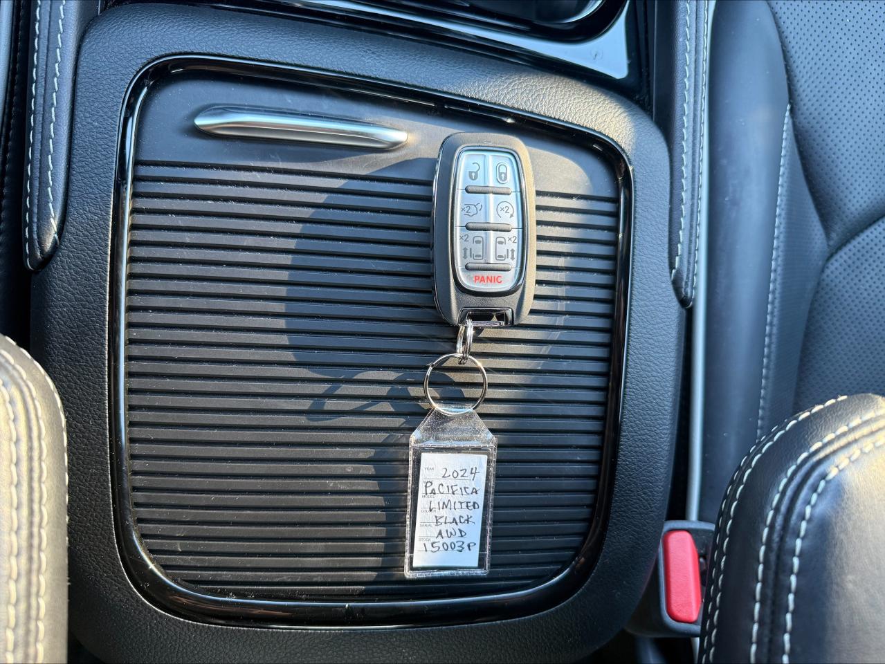 2024 Chrysler Pacifica LIMITED ALL  WHEEL DRIVE !!!  - PANOROOF - DEMO Photo