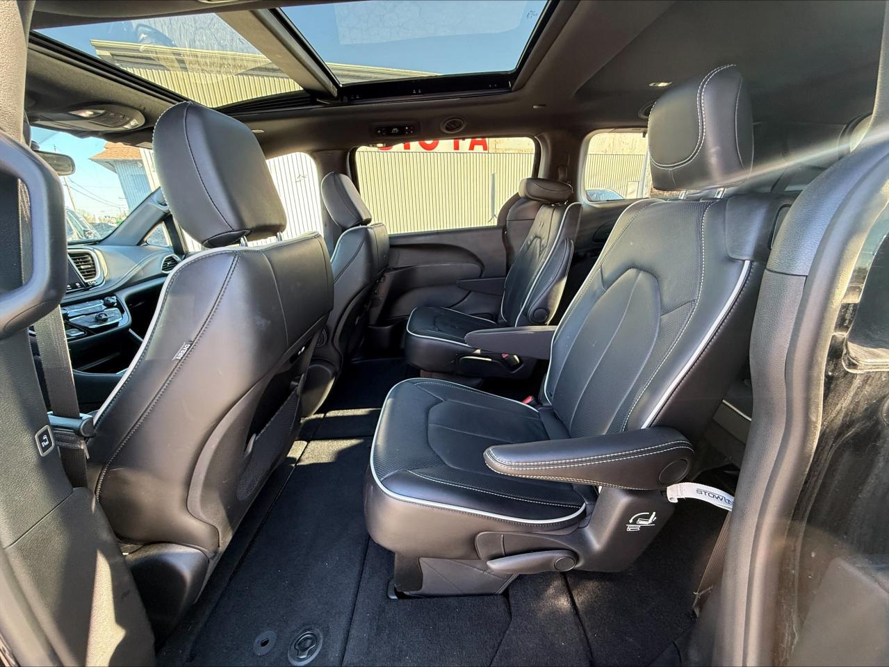 2024 Chrysler Pacifica LIMITED ALL  WHEEL DRIVE !!!  - PANOROOF - DEMO Photo