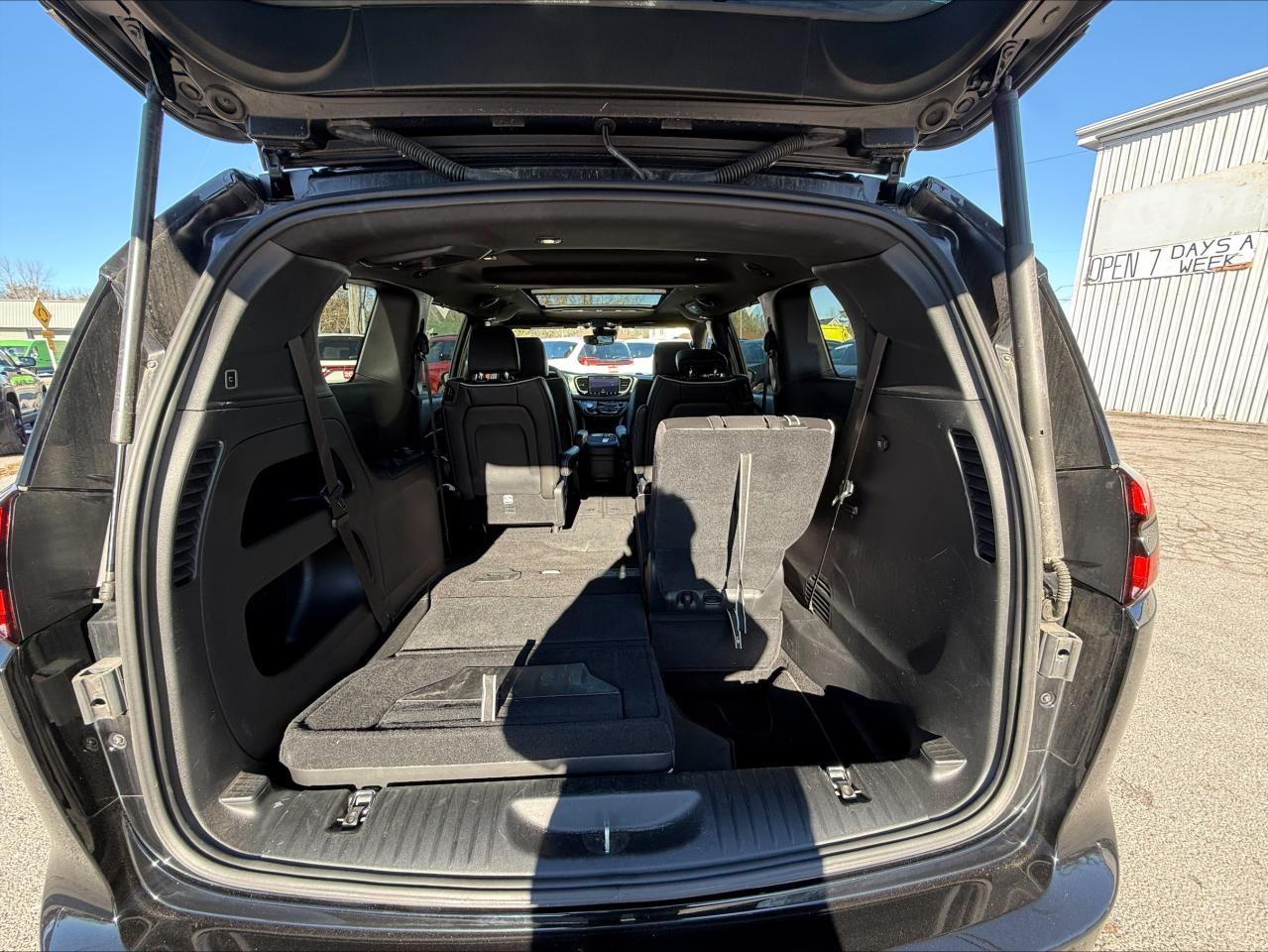 2024 Chrysler Pacifica LIMITED ALL  WHEEL DRIVE !!!  - PANOROOF - DEMO Photo