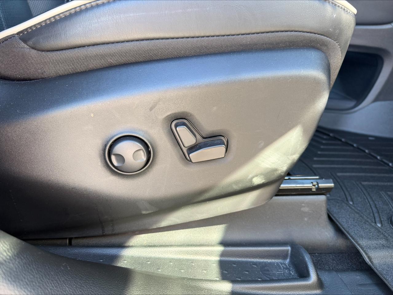 2024 Chrysler Pacifica LIMITED ALL  WHEEL DRIVE !!!  - PANOROOF - DEMO Photo