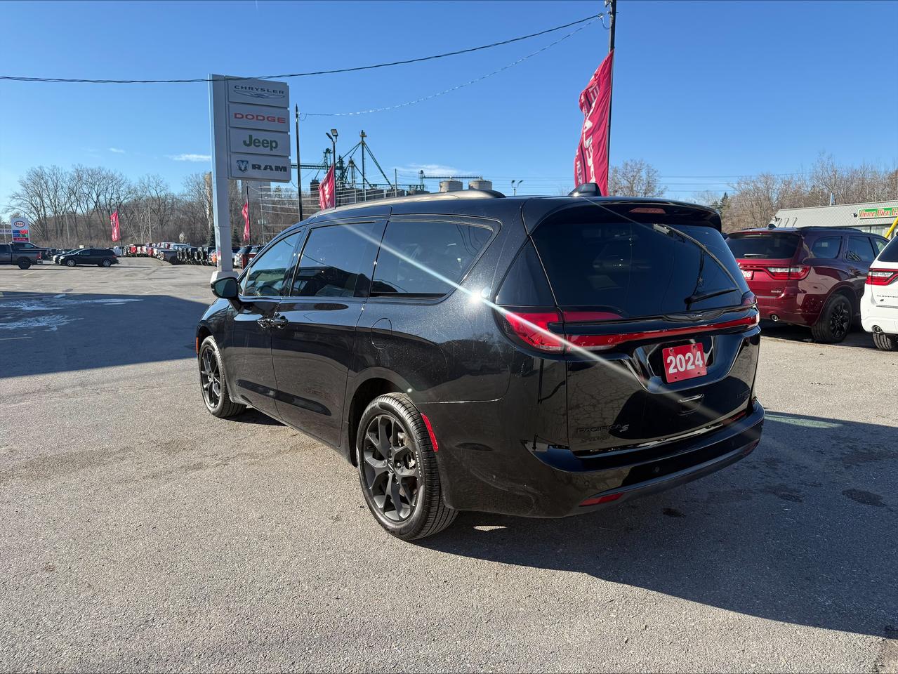 2024 Chrysler Pacifica LIMITED ALL  WHEEL DRIVE !!!  - PANOROOF - DEMO Photo