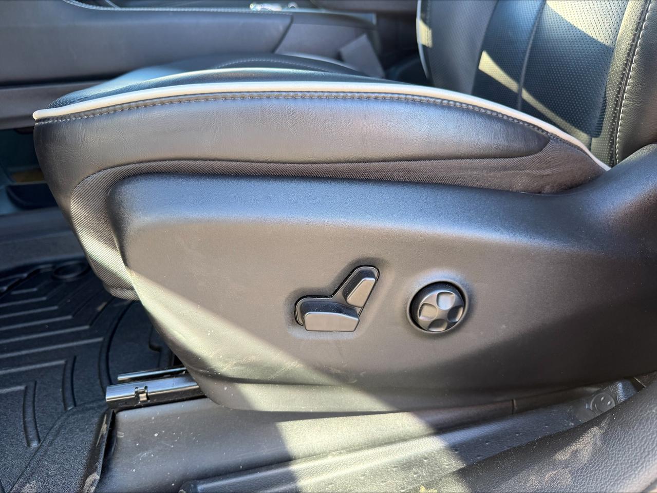 2024 Chrysler Pacifica LIMITED ALL  WHEEL DRIVE !!!  - PANOROOF - DEMO Photo