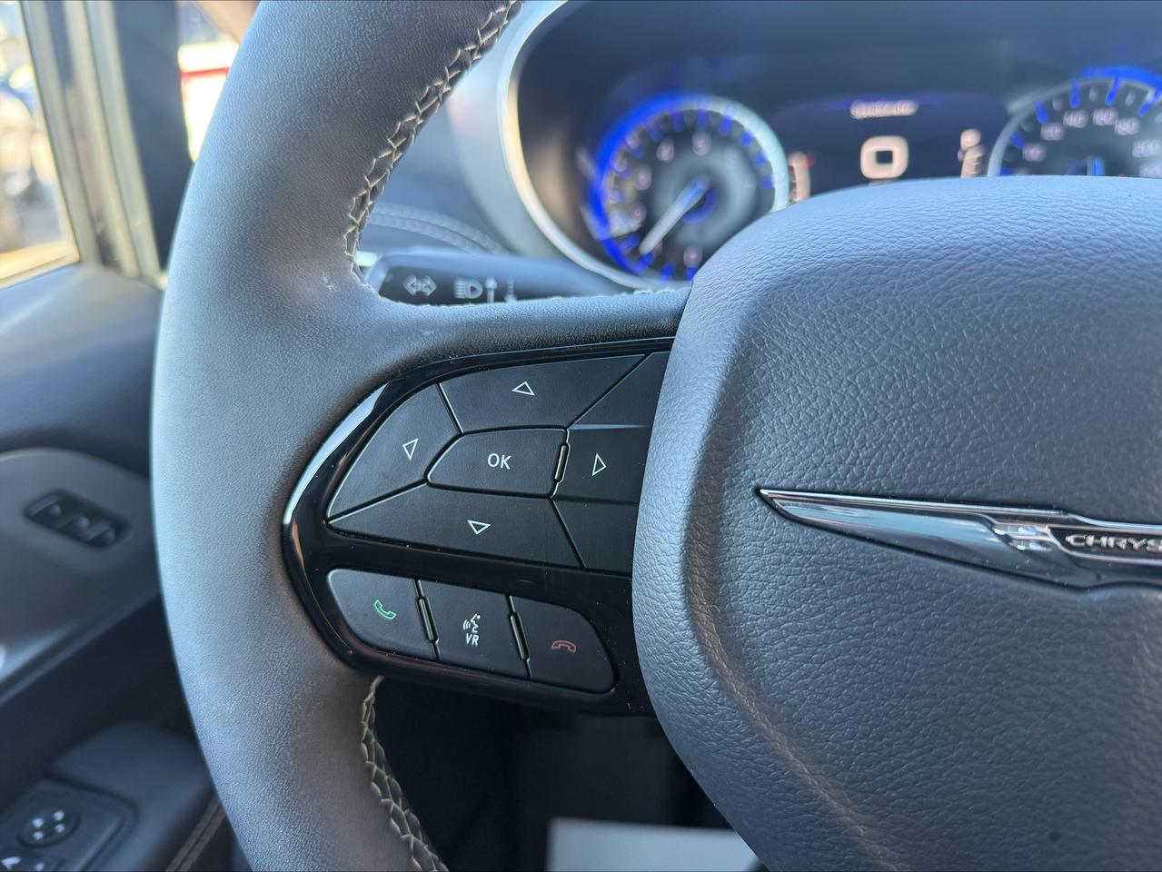 2024 Chrysler Pacifica LIMITED ALL  WHEEL DRIVE !!!  - PANOROOF - DEMO Photo