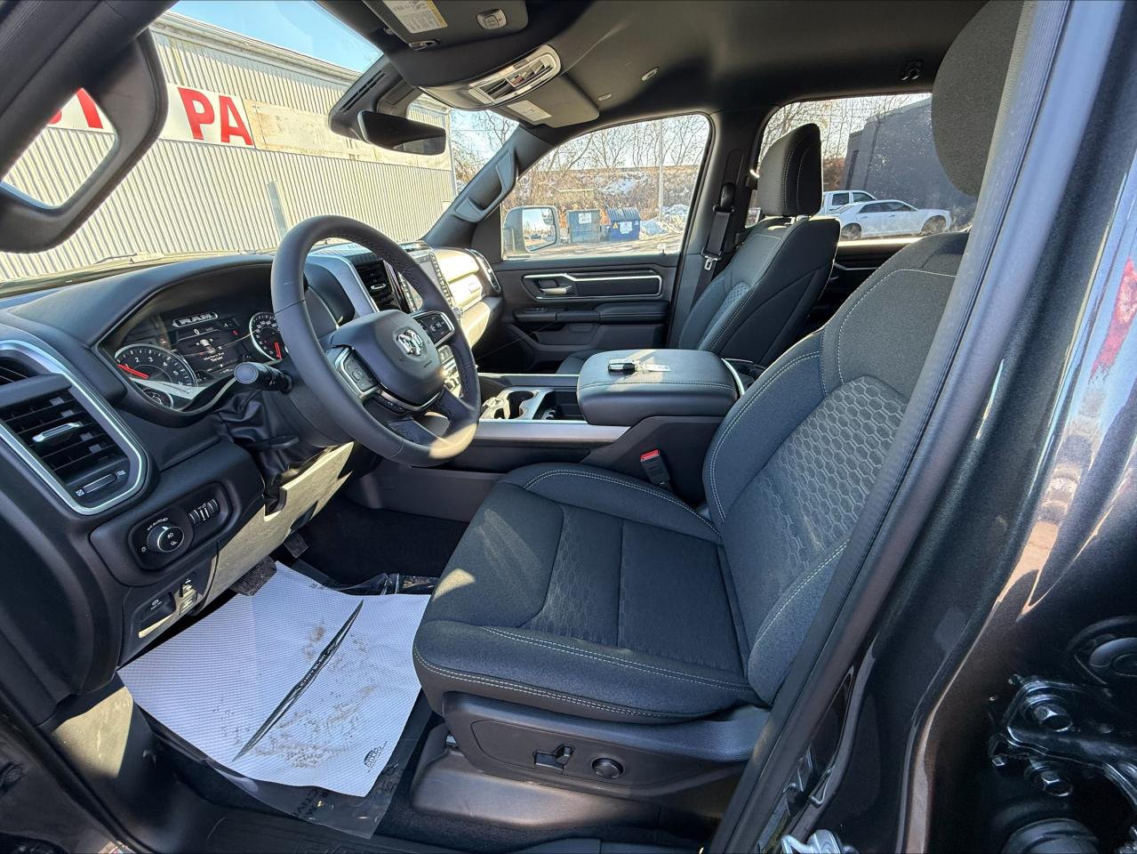 2025 RAM 1500 BIG HORN 4x4 -12 inch Nav- Night Edition, 1,400KM Photo