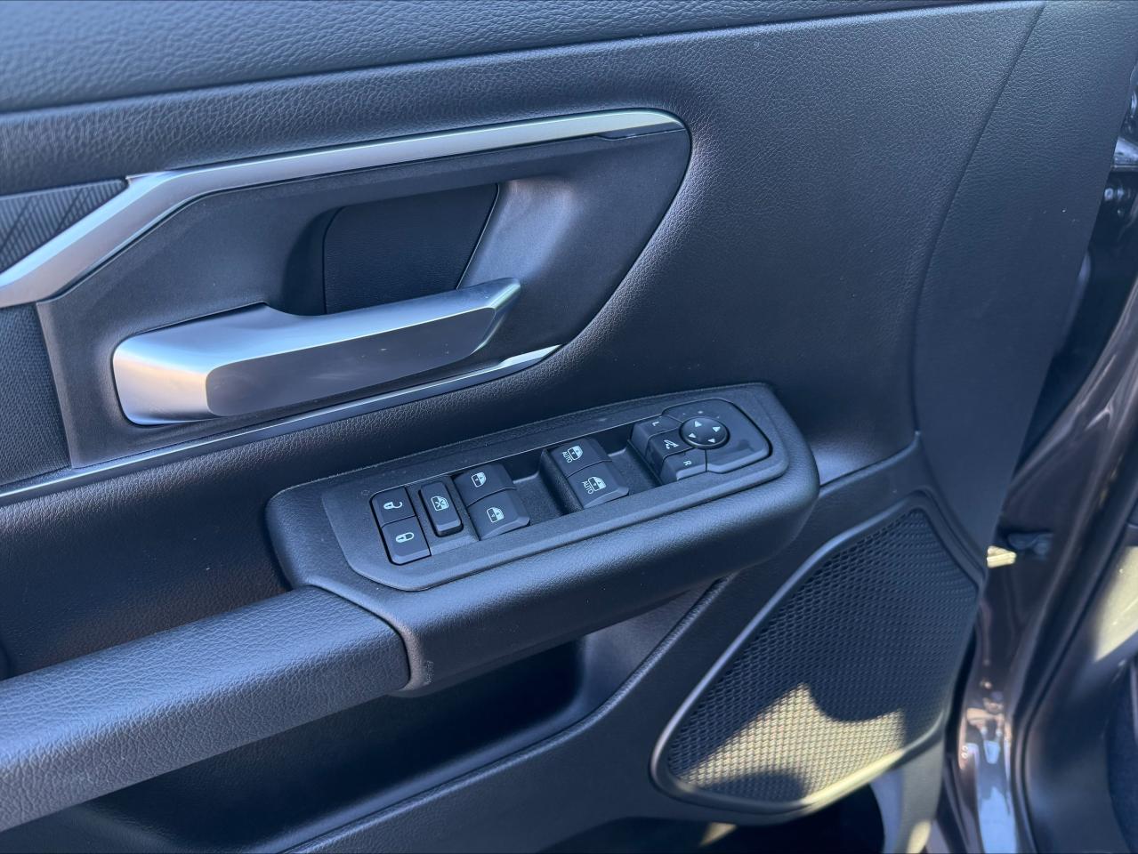 2025 RAM 1500 BIG HORN 4x4 -12 inch Nav- Night Edition, 1,400KM Photo