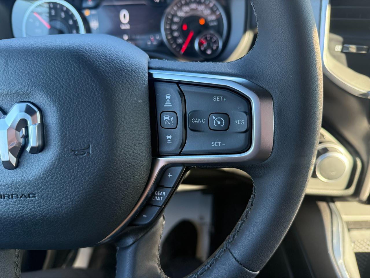 2025 RAM 1500 BIG HORN 4x4 -12 inch Nav- Night Edition, 1,400KM Photo