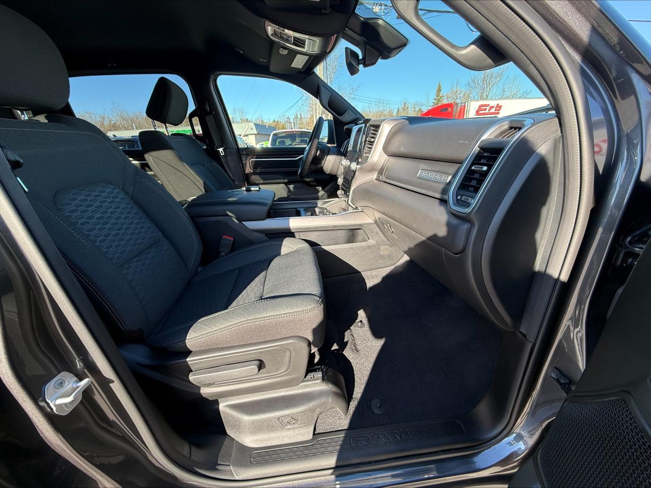 2025 RAM 1500 BIG HORN 4x4 -12 inch Nav- Night Edition, 1,400KM Photo