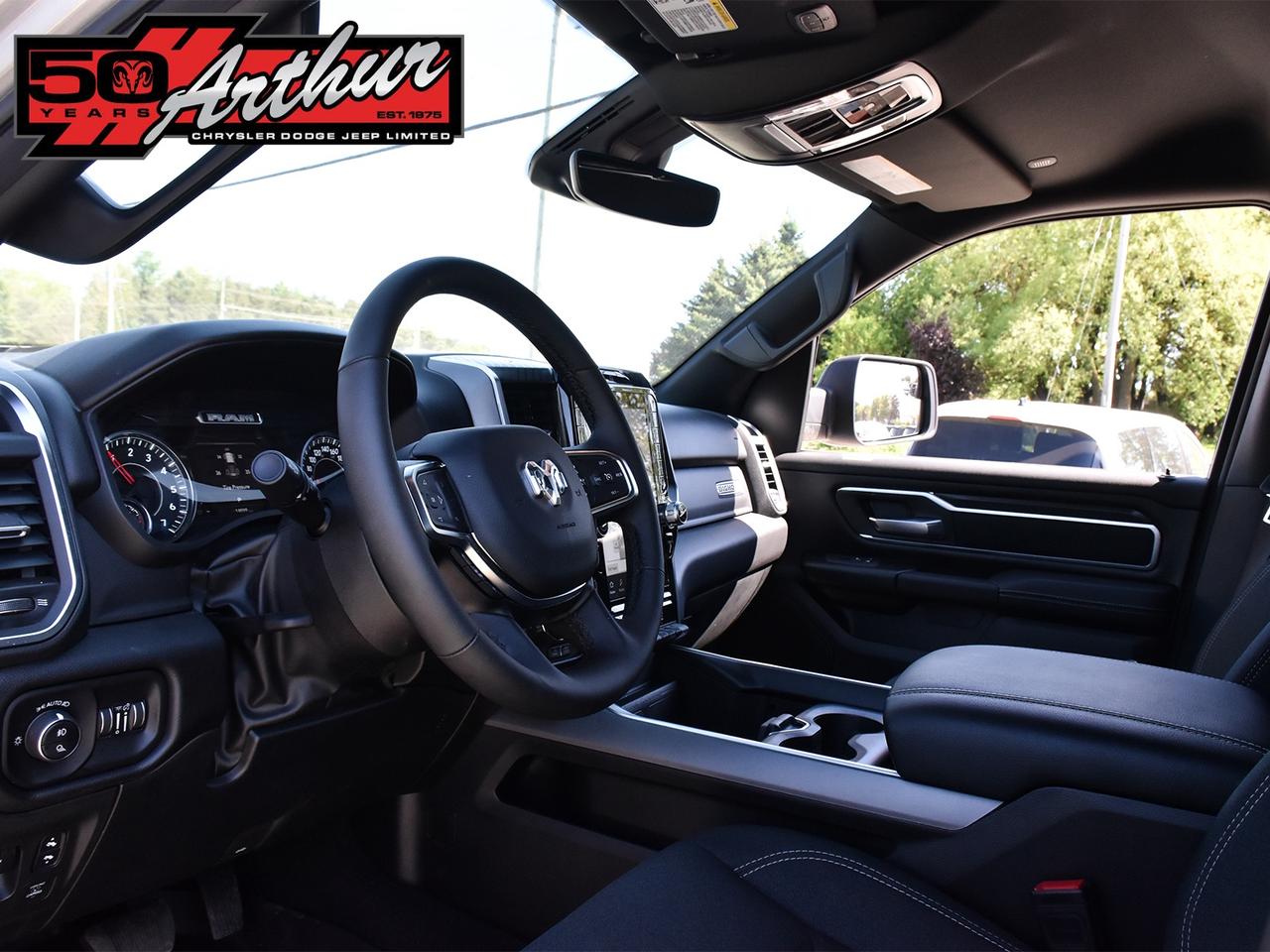 2025 RAM 1500 BIG HORN SPORT CREW CAB 4X4 Photo