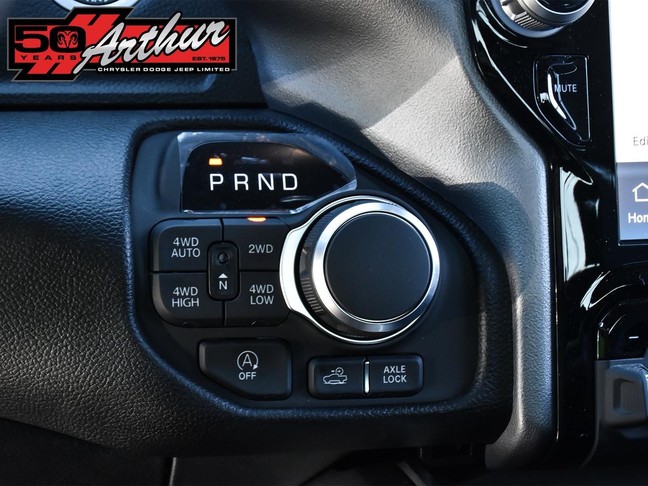 2025 RAM 1500 BIG HORN SPORT CREW CAB 4X4 Photo