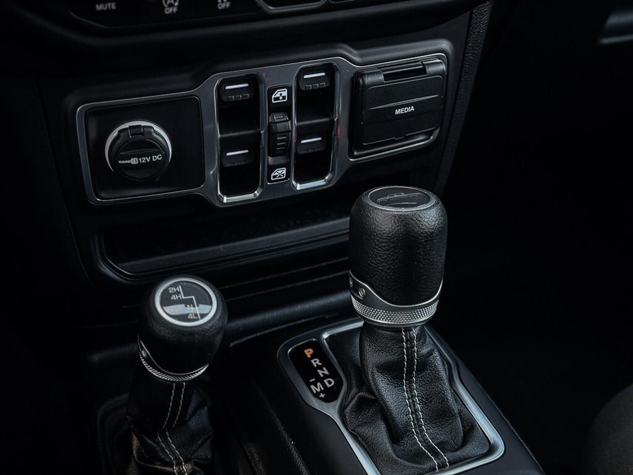 2021 Jeep Gladiator Overland   TOW PKG   HEATED SEATS   REMOTE START Photo