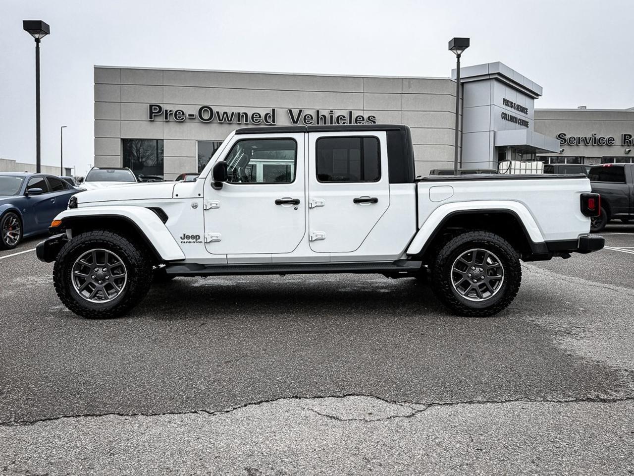 2021 Jeep Gladiator Overland   TOW PKG   HEATED SEATS   REMOTE START Photo