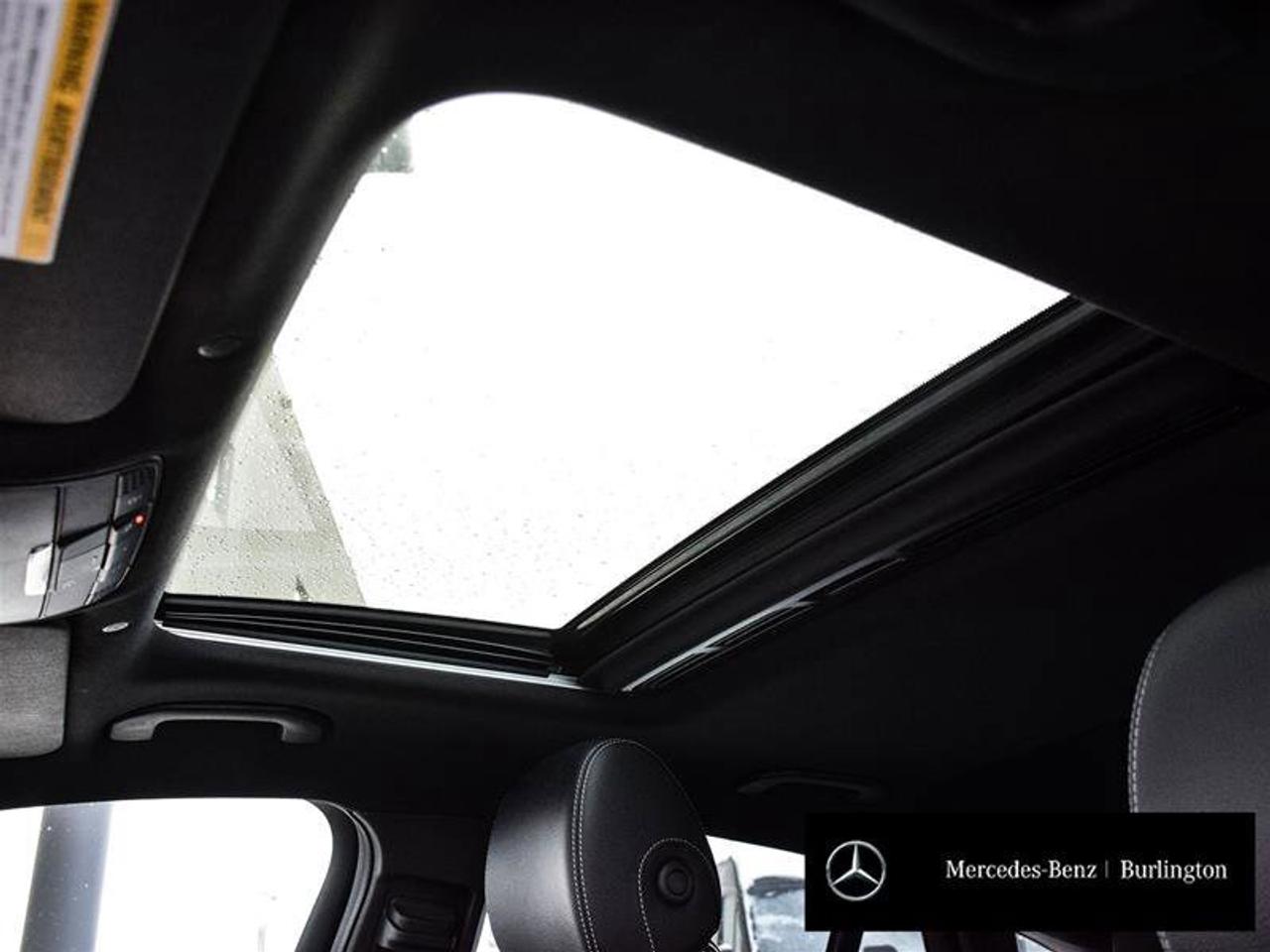 2022 Mercedes-Benz GLC GLC 300 Photo