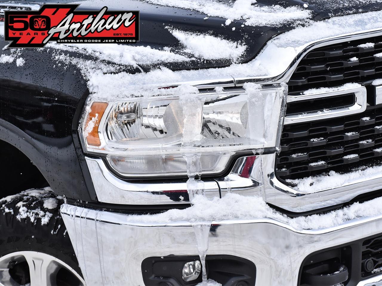 2023 RAM 2500 Big Horn Crew Cab 4x4 Photo2