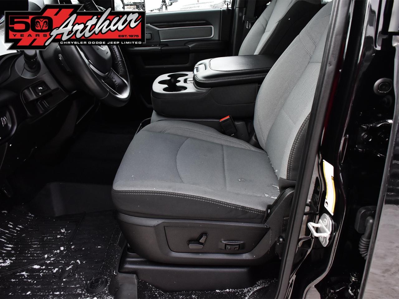 2023 RAM 2500 Big Horn Crew Cab 4x4 Photo