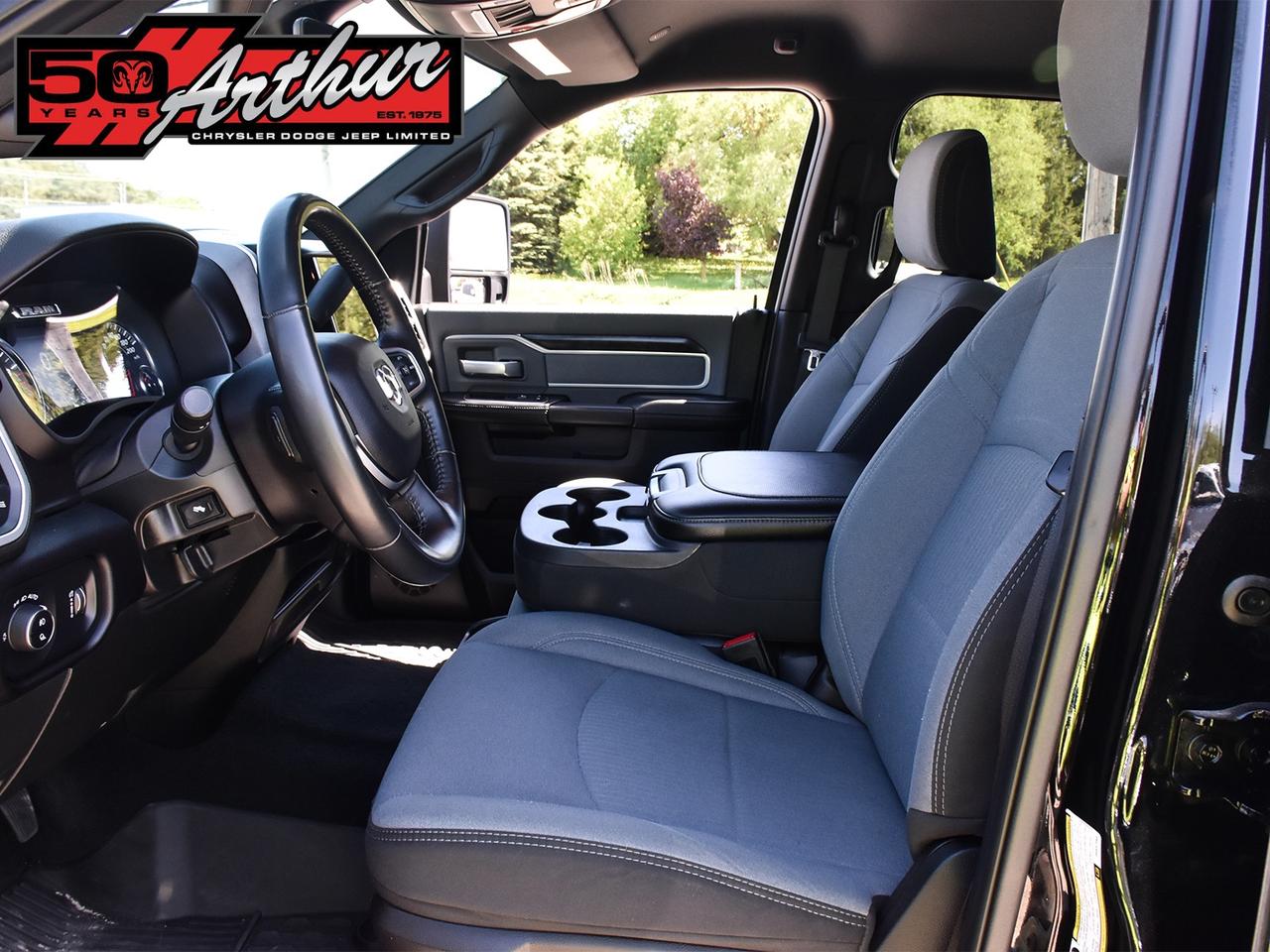 2023 RAM 2500 Big Horn Crew Cab 4x4 Photo