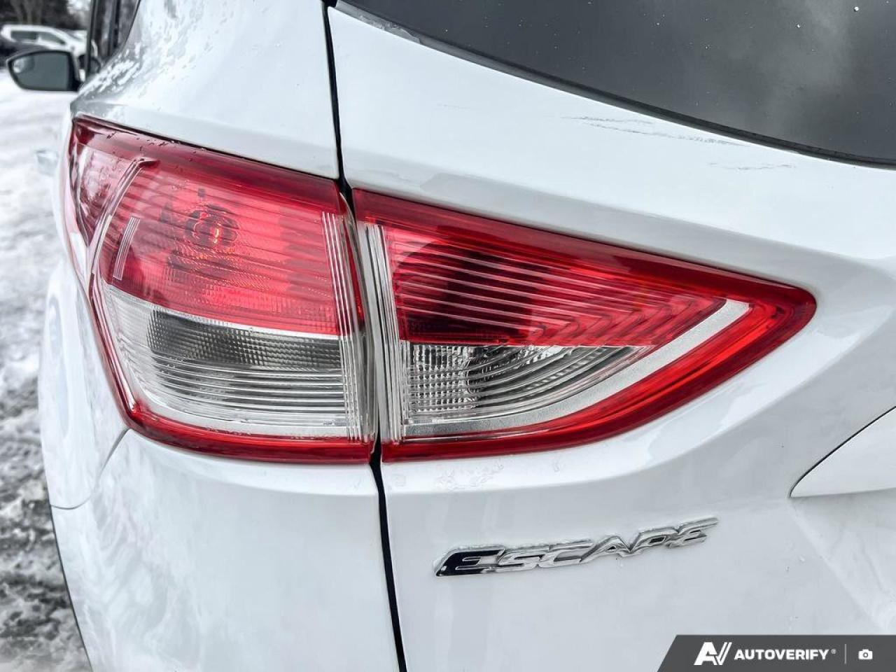 2015 Ford Escape SE   REVERSE CAMERA   VOICE ACT. SYSTEM REVERSE CA Photo