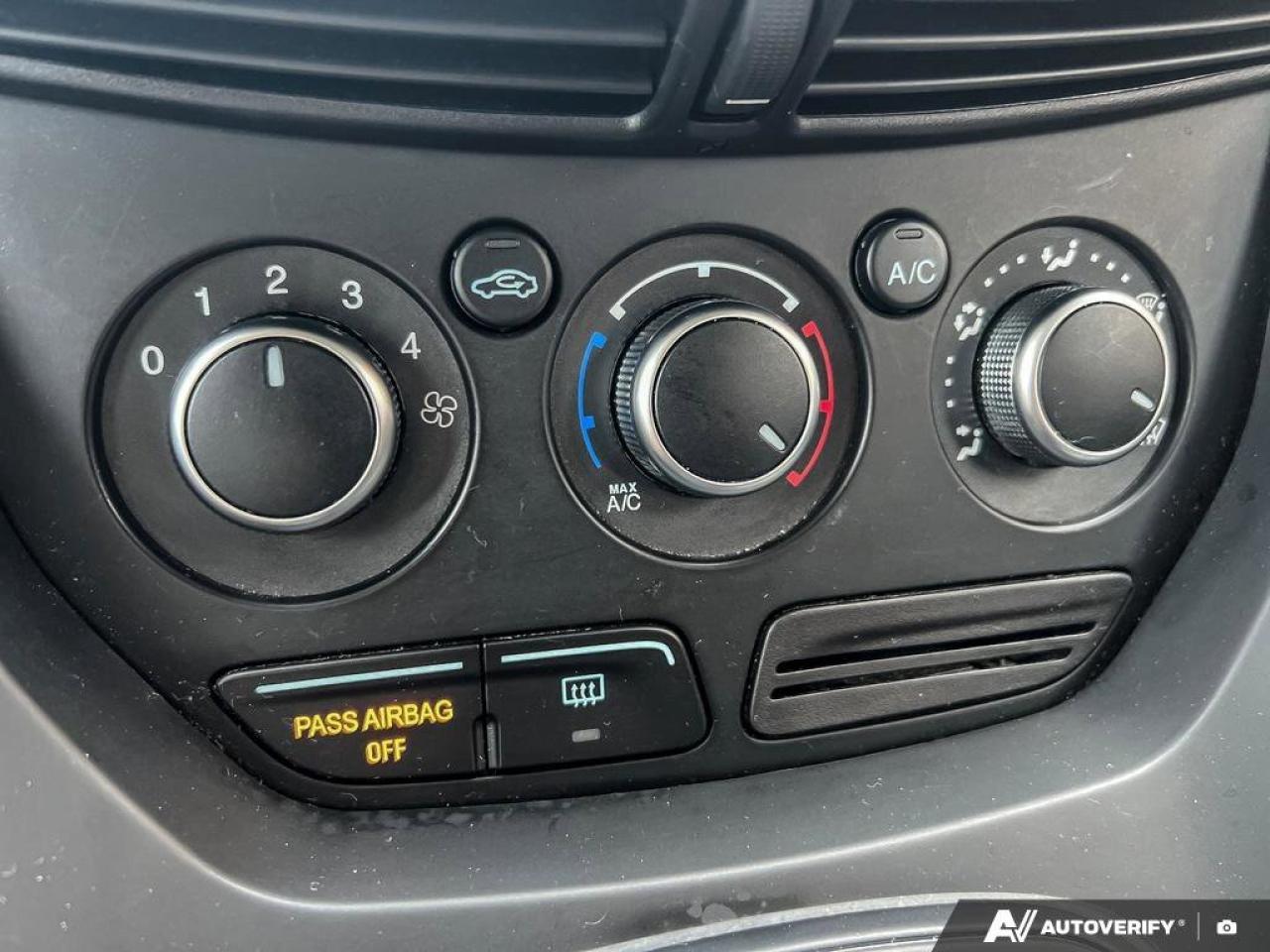 2015 Ford Escape SE   REVERSE CAMERA   VOICE ACT. SYSTEM REVERSE CA Photo