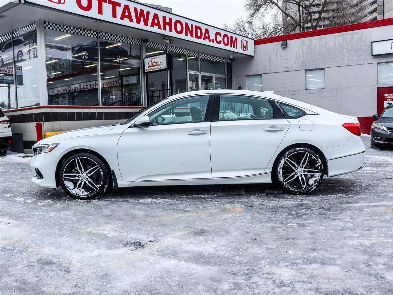 2022 Honda Accord Touring LEATHER NAVI SUNROOF Photo4