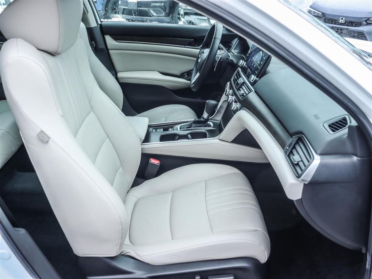 2022 Honda Accord Touring LEATHER NAVI SUNROOF Photo