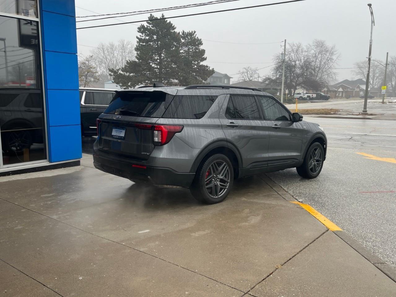 2025 Ford Explorer ST-LINE PERFECT CONDITION Photo4