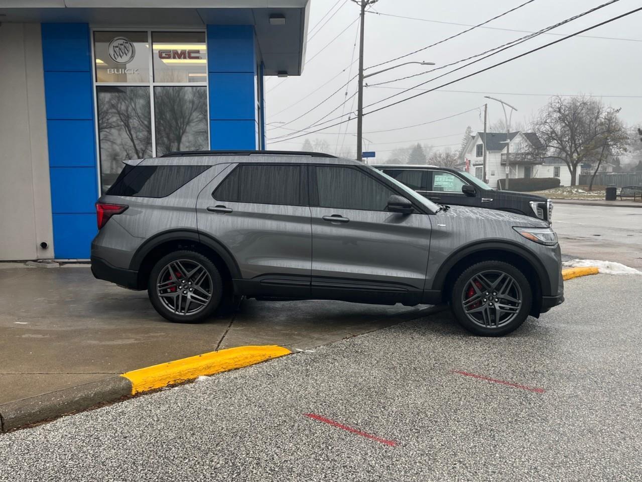 2025 Ford Explorer ST-LINE PERFECT CONDITION Photo
