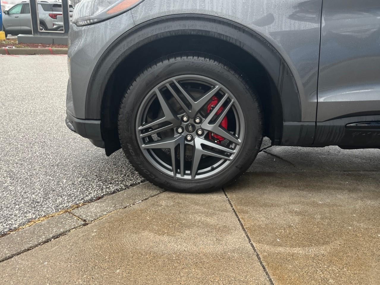 2025 Ford Explorer ST-LINE PERFECT CONDITION Photo