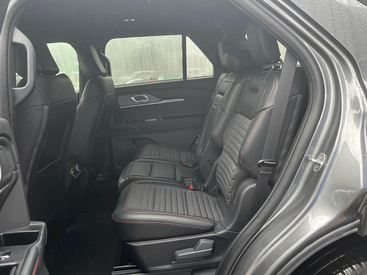 2025 Ford Explorer ST-LINE PERFECT CONDITION Photo