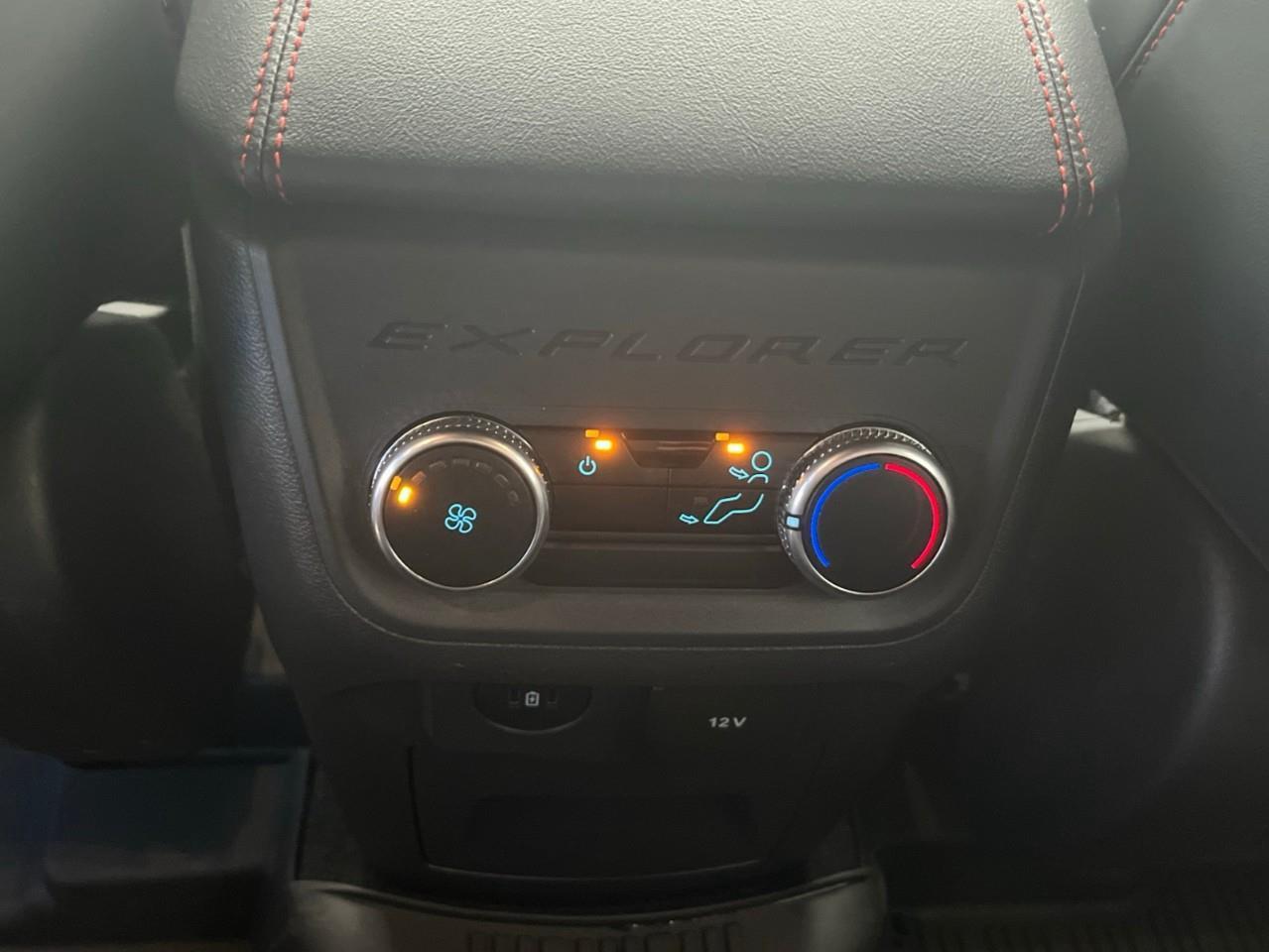 2025 Ford Explorer ST-LINE PERFECT CONDITION Photo