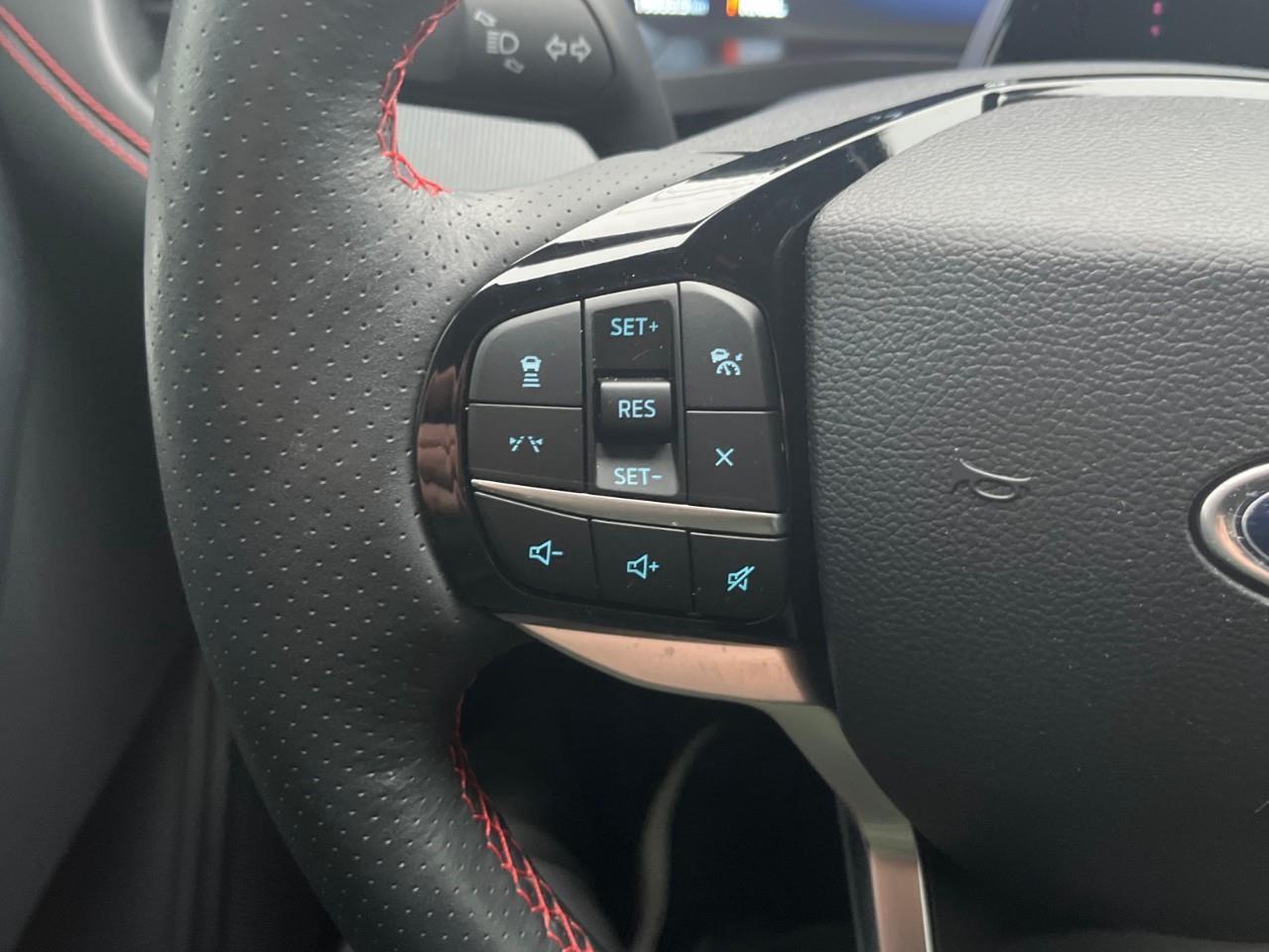 2025 Ford Explorer ST-LINE PERFECT CONDITION Photo