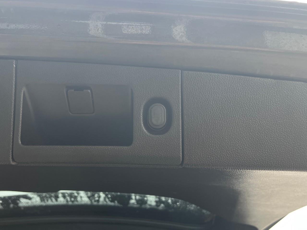 2019 GMC Yukon SLT IMPECCABLE LOCAL TRADE Photo