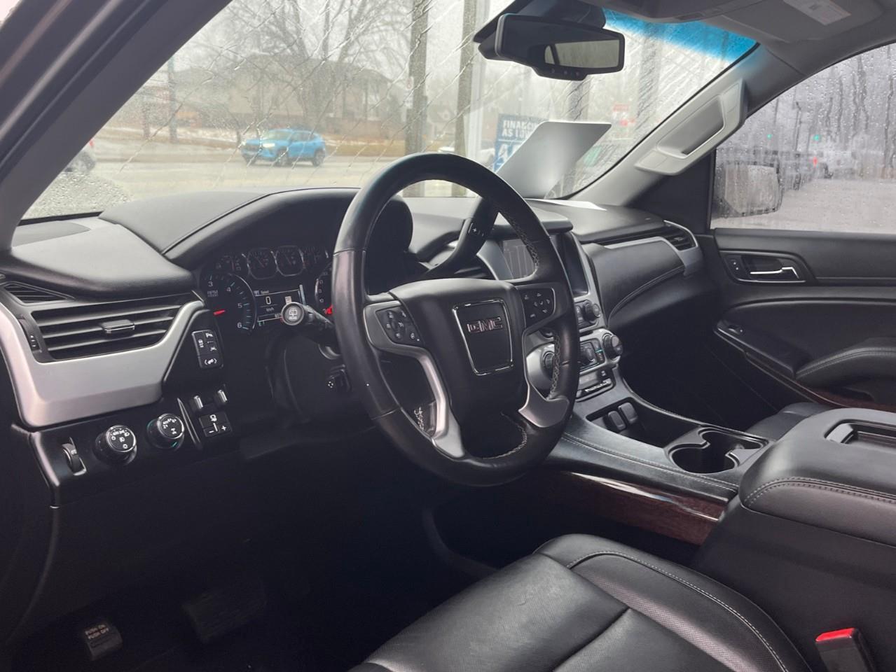 2019 GMC Yukon SLT IMPECCABLE LOCAL TRADE Photo