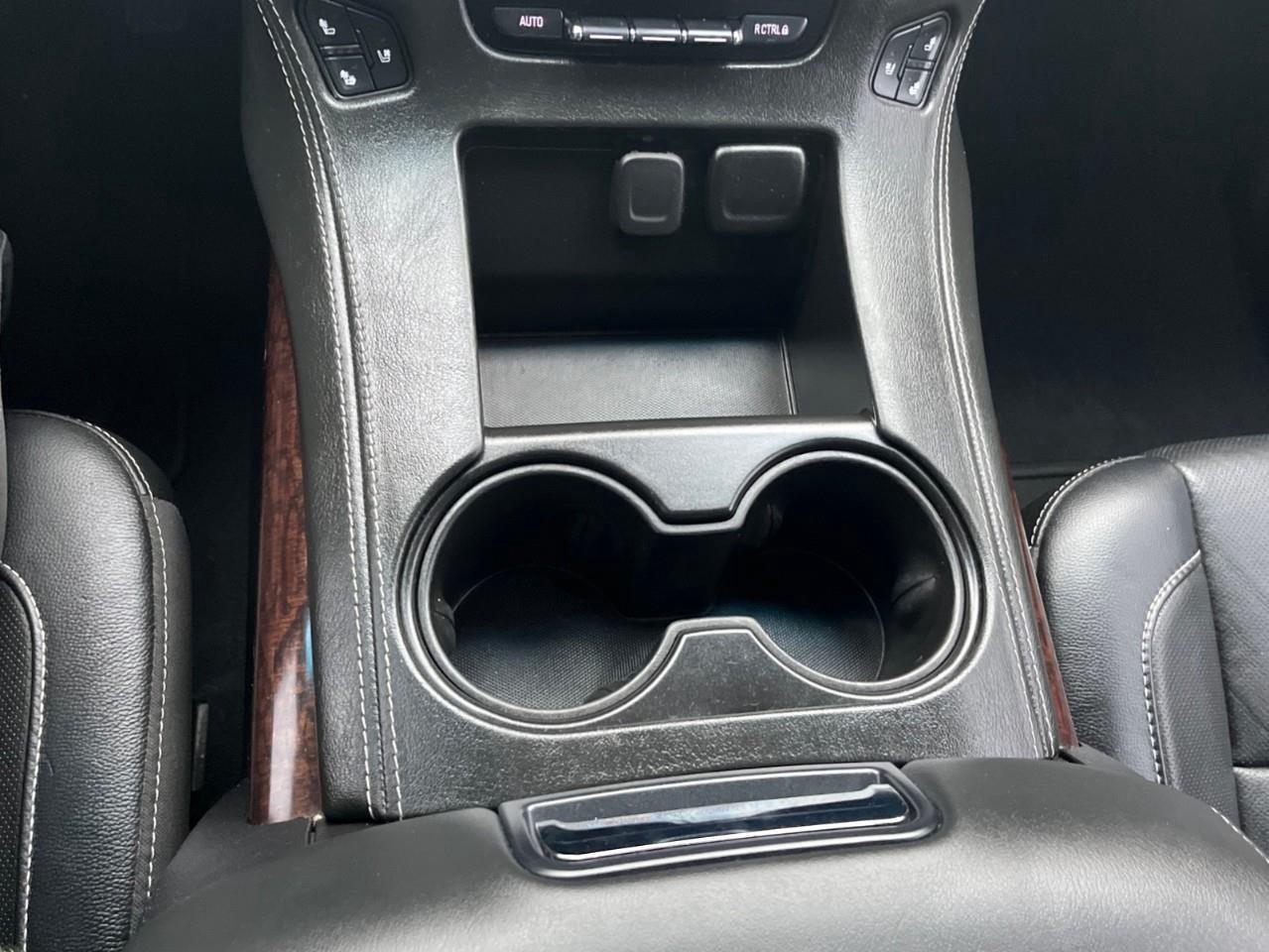 2019 GMC Yukon SLT IMPECCABLE LOCAL TRADE Photo