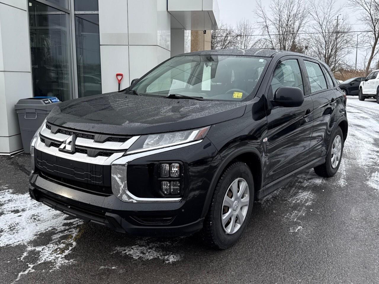 2021 Mitsubishi RVR ES   4WD   HEATED SEATS Photo