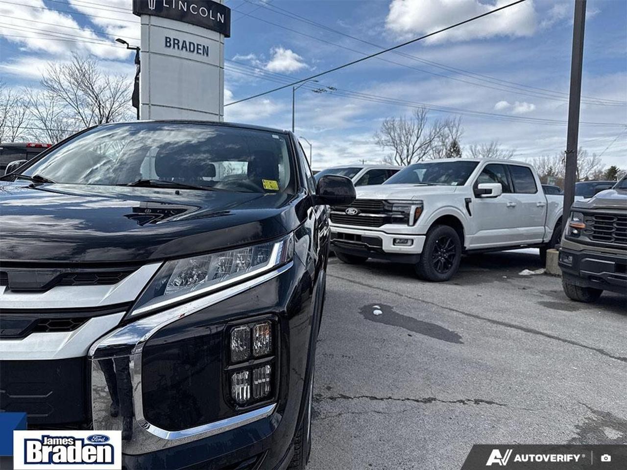 2021 Mitsubishi RVR ES   4WD   HEATED SEATS Photo