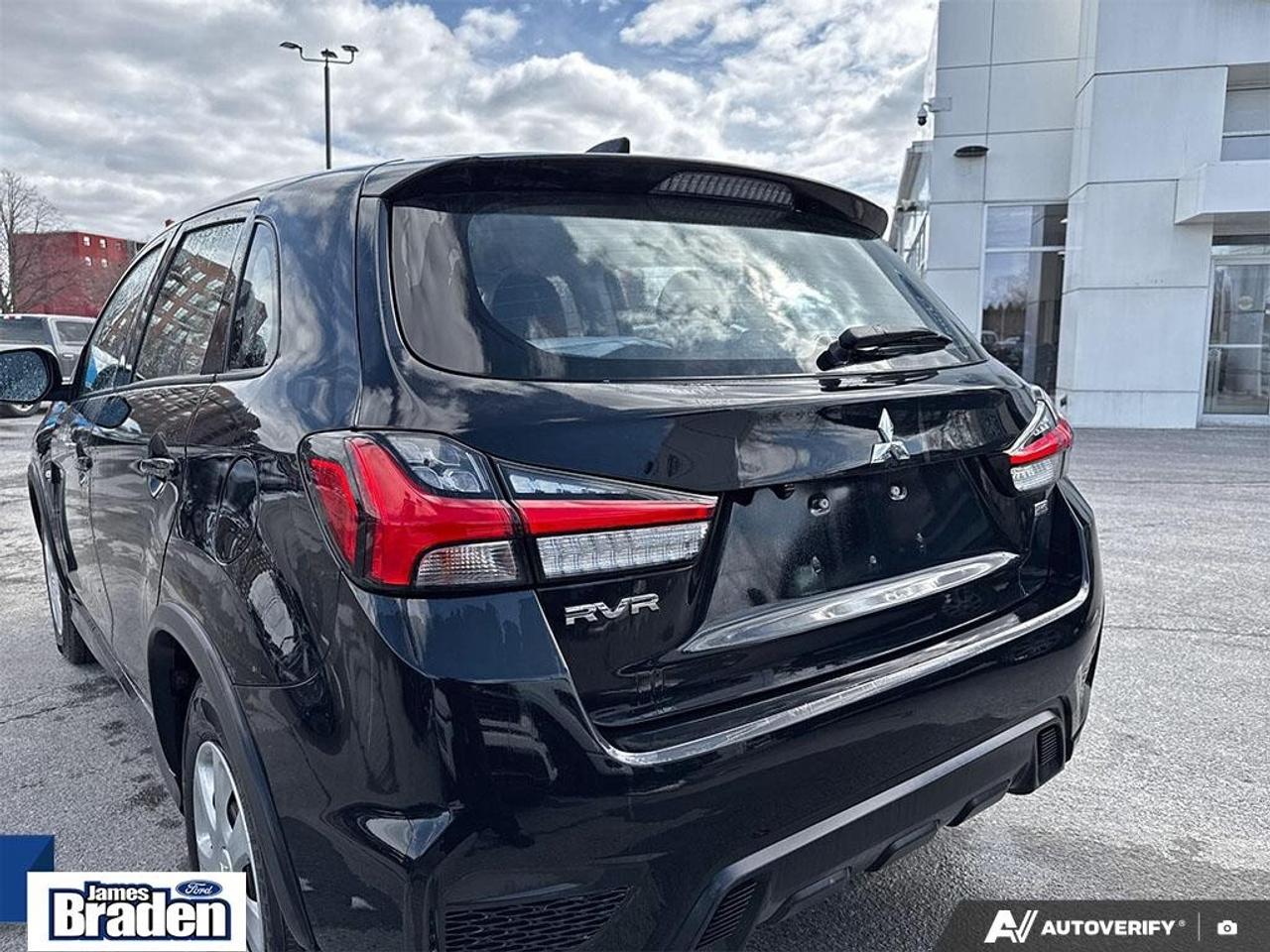 2021 Mitsubishi RVR ES   4WD   HEATED SEATS Photo