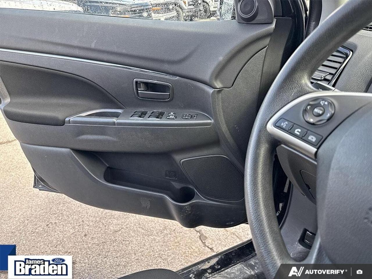 2021 Mitsubishi RVR ES   4WD   HEATED SEATS Photo