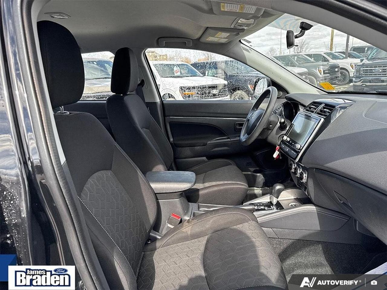 2021 Mitsubishi RVR ES   4WD   HEATED SEATS Photo
