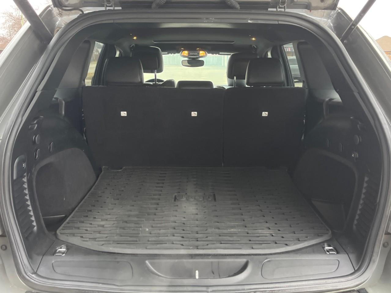 2019 Jeep Grand Cherokee ALTITUDE CLEAN LOCAL TRADE Photo