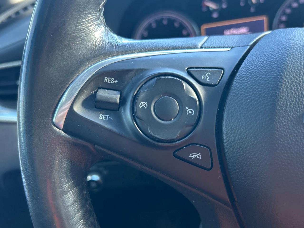 2021 Buick Enclave ESSENCE EXTRA CLEAN TRADE Photo