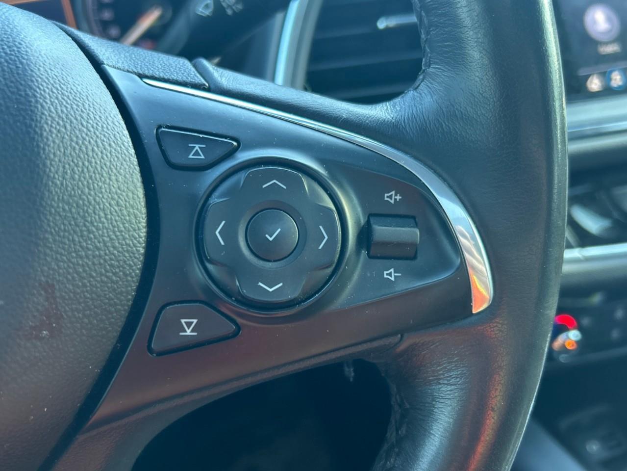 2021 Buick Enclave ESSENCE EXTRA CLEAN TRADE Photo