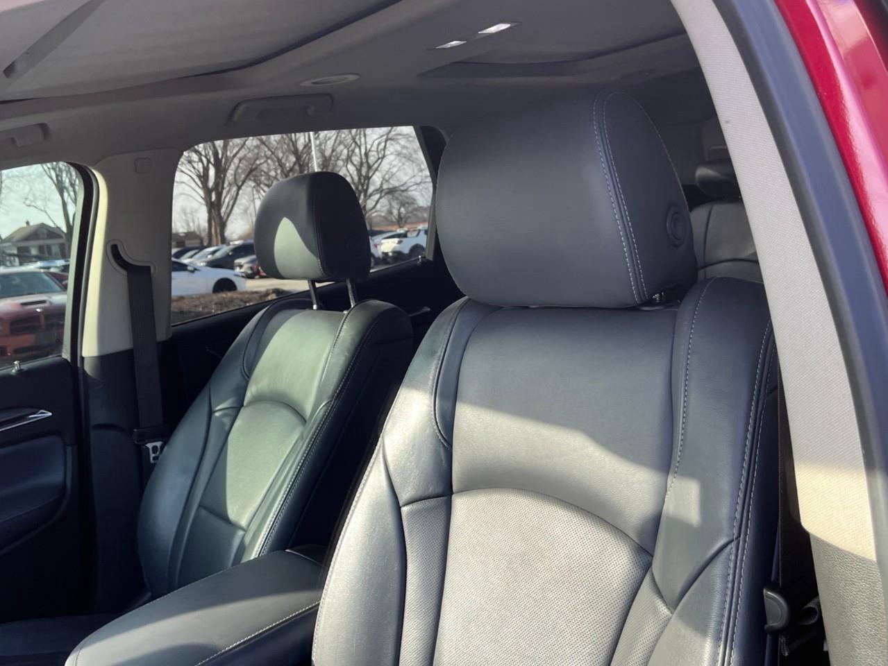 2021 Buick Enclave ESSENCE EXTRA CLEAN TRADE Photo