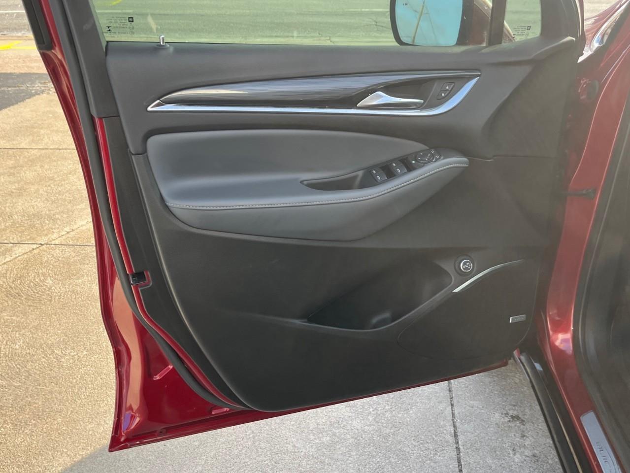 2021 Buick Enclave ESSENCE EXTRA CLEAN TRADE Photo