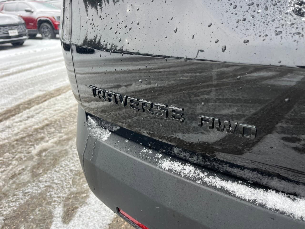 2023 Chevrolet Traverse RSRS, 3.6L V6, AWD, 7-PASSANGER, ALLOYS, BOSE, LOW Photo